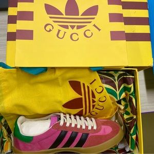 Pink adidas x gucci shoes! Sz 39. Men’s 6 or women’s 8.